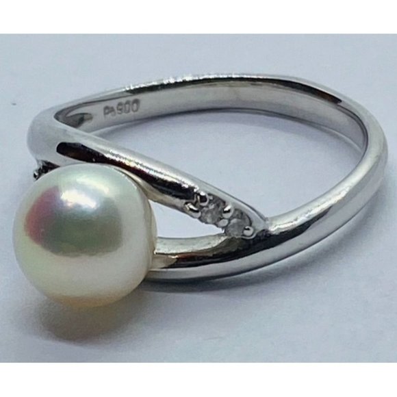 Platinum 900 ring size 5.75 Pearl About8mm Diamond
